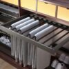 Giá treo quần âu có ray giảm chấn Taura SV05