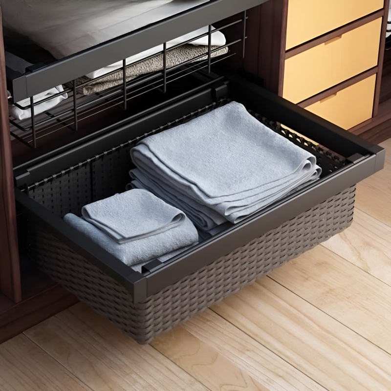 Ảnh 12 Cách Để Tiết Kiệm Không Gian Cho Tủ Quần Áo Của Bạn - 1