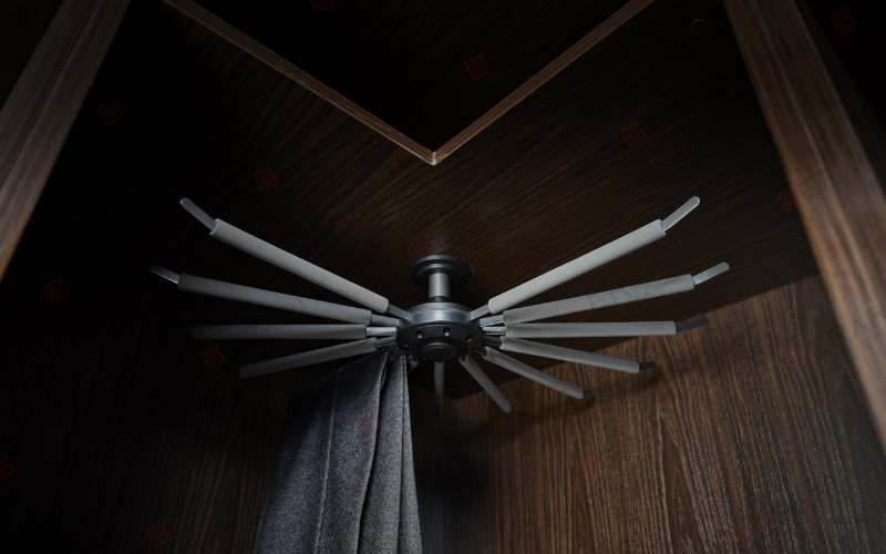 Cách lắp đặt giá treo quần áo xoay 360 độ