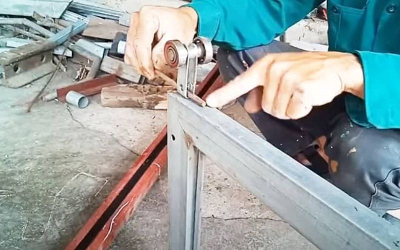 Hướng Dẫn Lắp Đặt Và Bảo Dưỡng Các Loại Bánh Xe Cửa Lùa